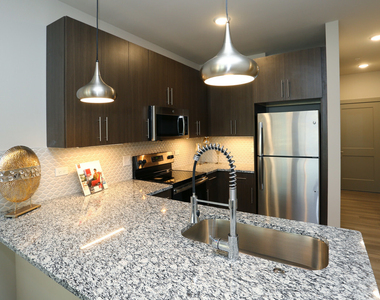 680 E Algonquin Road - Photo Thumbnail 2