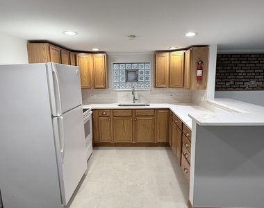 5545 N Central Avenue - Photo Thumbnail 4