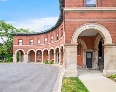 620 E 112th Street - Photo Thumbnail 2
