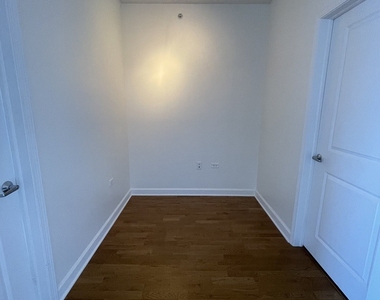 100 E 14th Street - Photo Thumbnail 6