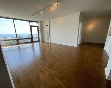 100 E 14th Street - Photo Thumbnail 4