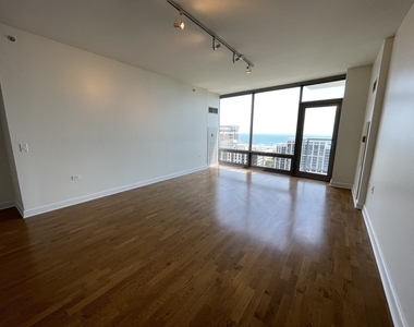 100 E 14th Street - Photo Thumbnail 3