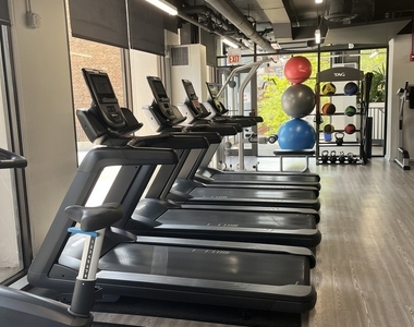 2020 N Lincoln Park West - Photo Thumbnail 5