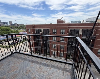 1500 W Monroe Street - Photo Thumbnail 14