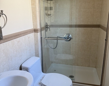 8841 N Chester Avenue - Photo Thumbnail 8