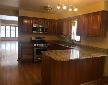 8841 N Chester Avenue - Photo Thumbnail 1