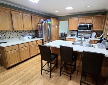 276 Continental Lane - Photo Thumbnail 7