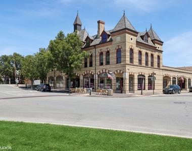 70 Pine Avenue - Photo Thumbnail 19