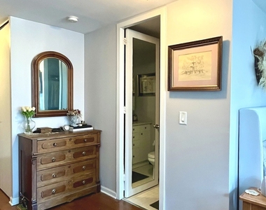 1 E Scott Street - Photo Thumbnail 4