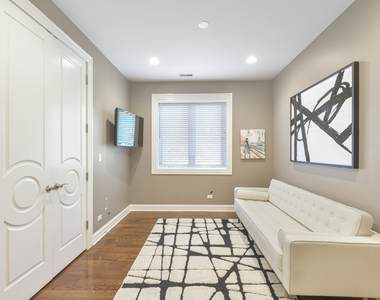 2223 W Wabansia Avenue - Photo Thumbnail 10