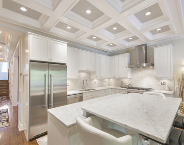 2223 W Wabansia Avenue - Photo Thumbnail 8