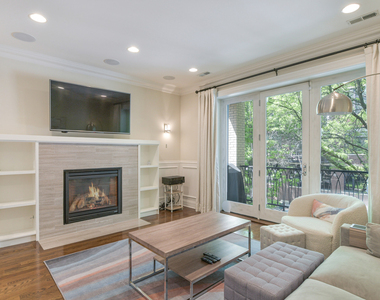 2223 W Wabansia Avenue - Photo Thumbnail 1