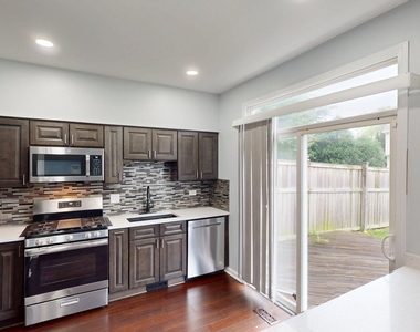 2529 Stonybrook Drive - Photo Thumbnail 4