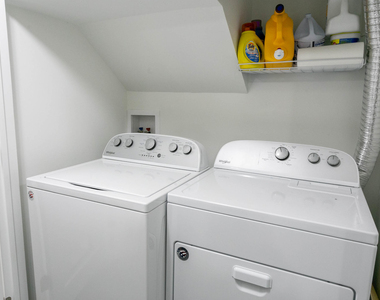 3543 N Lawndale Avenue - Photo Thumbnail 5