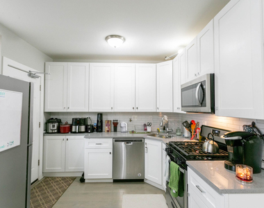 3543 N Lawndale Avenue - Photo Thumbnail 2