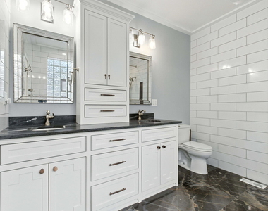 860 W Buckingham Place - Photo Thumbnail 16