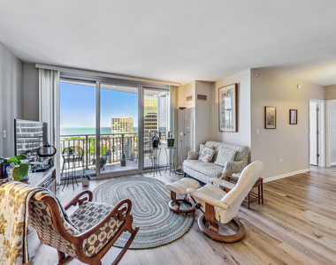 807 Davis Street - Photo Thumbnail 5