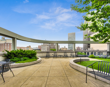 807 Davis Street - Photo Thumbnail 19