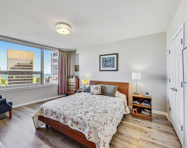 807 Davis Street - Photo Thumbnail 10