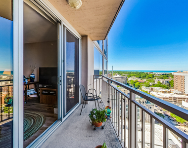 807 Davis Street - Photo Thumbnail 14
