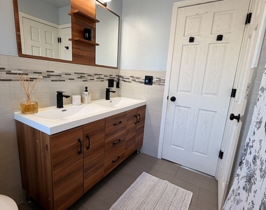 4605 Prairie Avenue - Photo Thumbnail 15