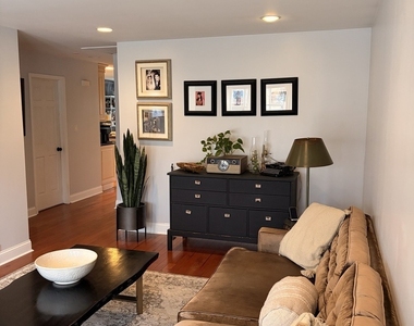 4605 Prairie Avenue - Photo Thumbnail 3