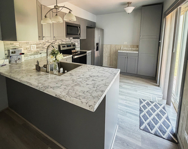 939 Chase Court - Photo Thumbnail 2