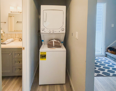 939 Chase Court - Photo Thumbnail 17