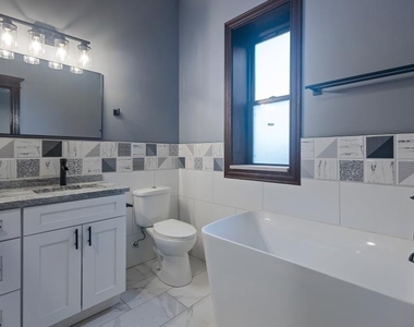 444 E 48th Street - Photo Thumbnail 23