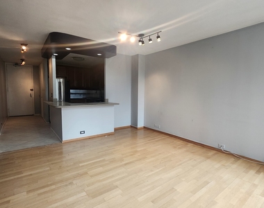405 N Wabash Avenue - Photo Thumbnail 5