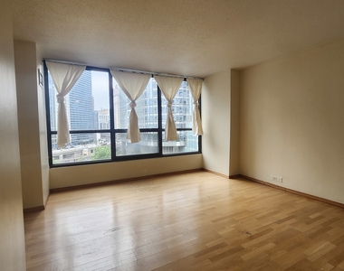 405 N Wabash Avenue - Photo Thumbnail 10