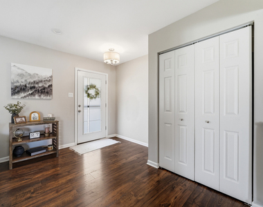 16450 Cherry Hill Avenue - Photo Thumbnail 4