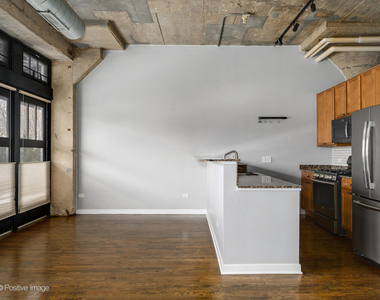 1151 W 14th Place - Photo Thumbnail 5