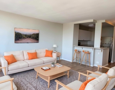 2800 N Lake Shore Drive - Photo Thumbnail 2