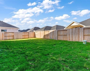 4207 Maple Glen Drive - Photo Thumbnail 32