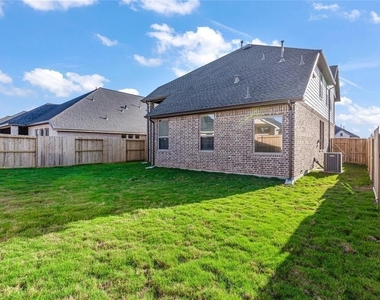 4207 Maple Glen Drive - Photo Thumbnail 34