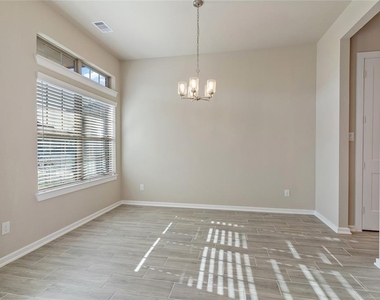 4207 Maple Glen Drive - Photo Thumbnail 4