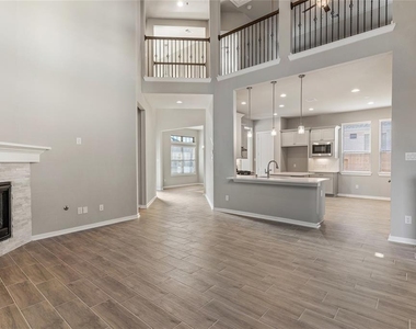 4207 Maple Glen Drive - Photo Thumbnail 8