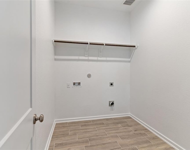 4207 Maple Glen Drive - Photo Thumbnail 23