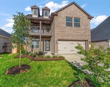 4207 Maple Glen Drive - Photo Thumbnail 2