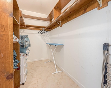 2101 Fountain View Drive - Photo Thumbnail 25