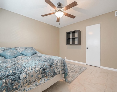 2101 Fountain View Drive - Photo Thumbnail 22