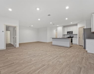 7722 Murciana Drive - Photo Thumbnail 5