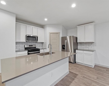 7722 Murciana Drive - Photo Thumbnail 4