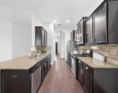 3831 Daintree Park Drive - Photo Thumbnail 9