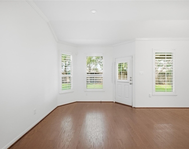 3831 Daintree Park Drive - Photo Thumbnail 7