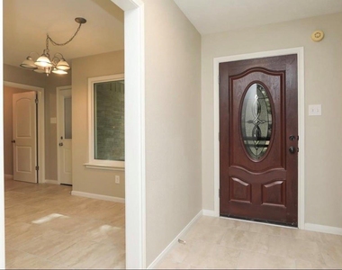 3134 Sedgeborough Drive - Photo Thumbnail 2