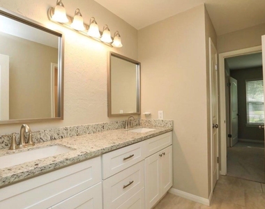 3134 Sedgeborough Drive - Photo Thumbnail 15