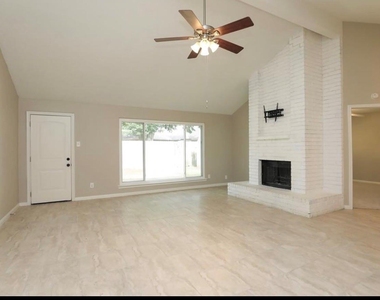 3134 Sedgeborough Drive - Photo Thumbnail 3