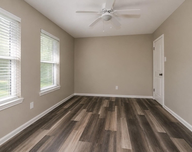 3134 Sedgeborough Drive - Photo Thumbnail 16